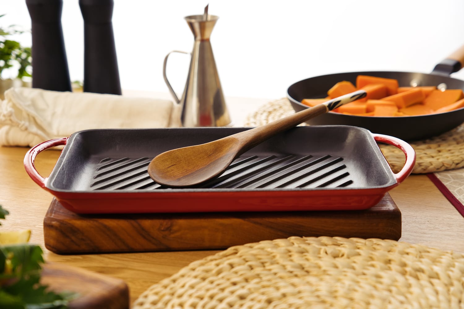 PLACĂ GRILL DREPTUNGHIULARĂ, FONTĂ EMAILATĂ, CU MÂNERE, ROȘU CHERRY, LÄTT HOME - imagine 2